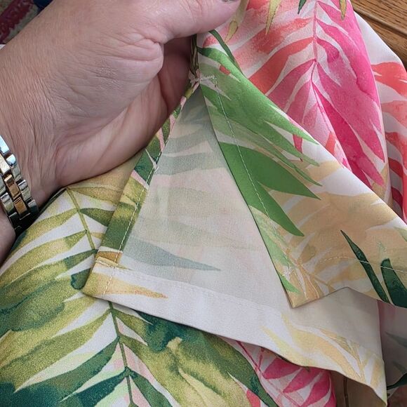 Draper's & Damon's White & Bright Multi Colored Tropical Print Silky Blouse Lrg - Picture 11 of 11